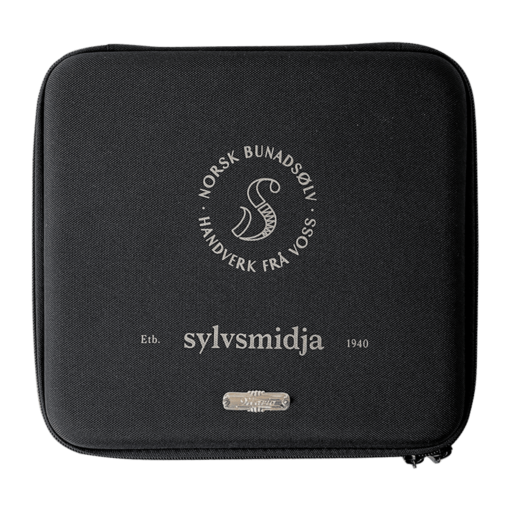 Bunadsilver box with engraving, small sign