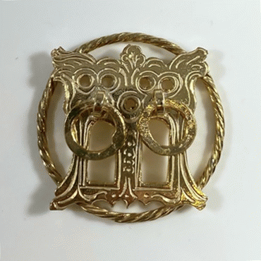 Enamel gold-plated majuscule with circle pendant (pair)