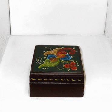 Rose-painted small wooden bunad box